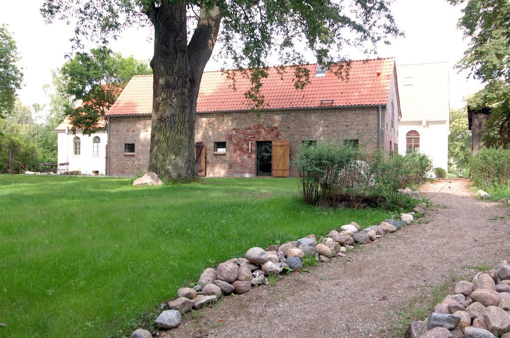 Kavaliershaus Schloss Bluecher Am Finckenersee מראה חיצוני תמונה